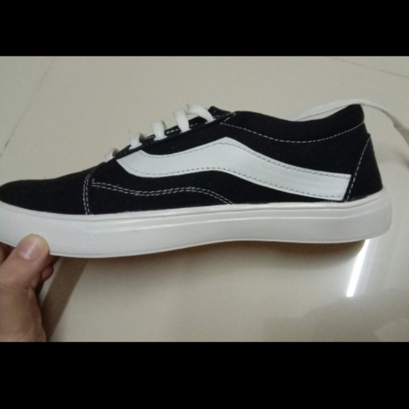 Shoes - Picture 5 of 5